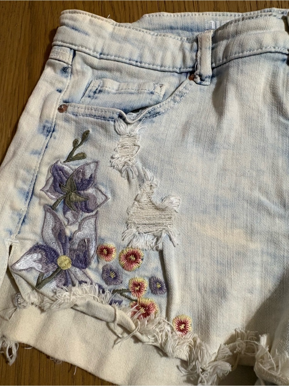 hippie laundry Pale Blue Embroidered Floral Denim Shorts - Picture 2 of 7